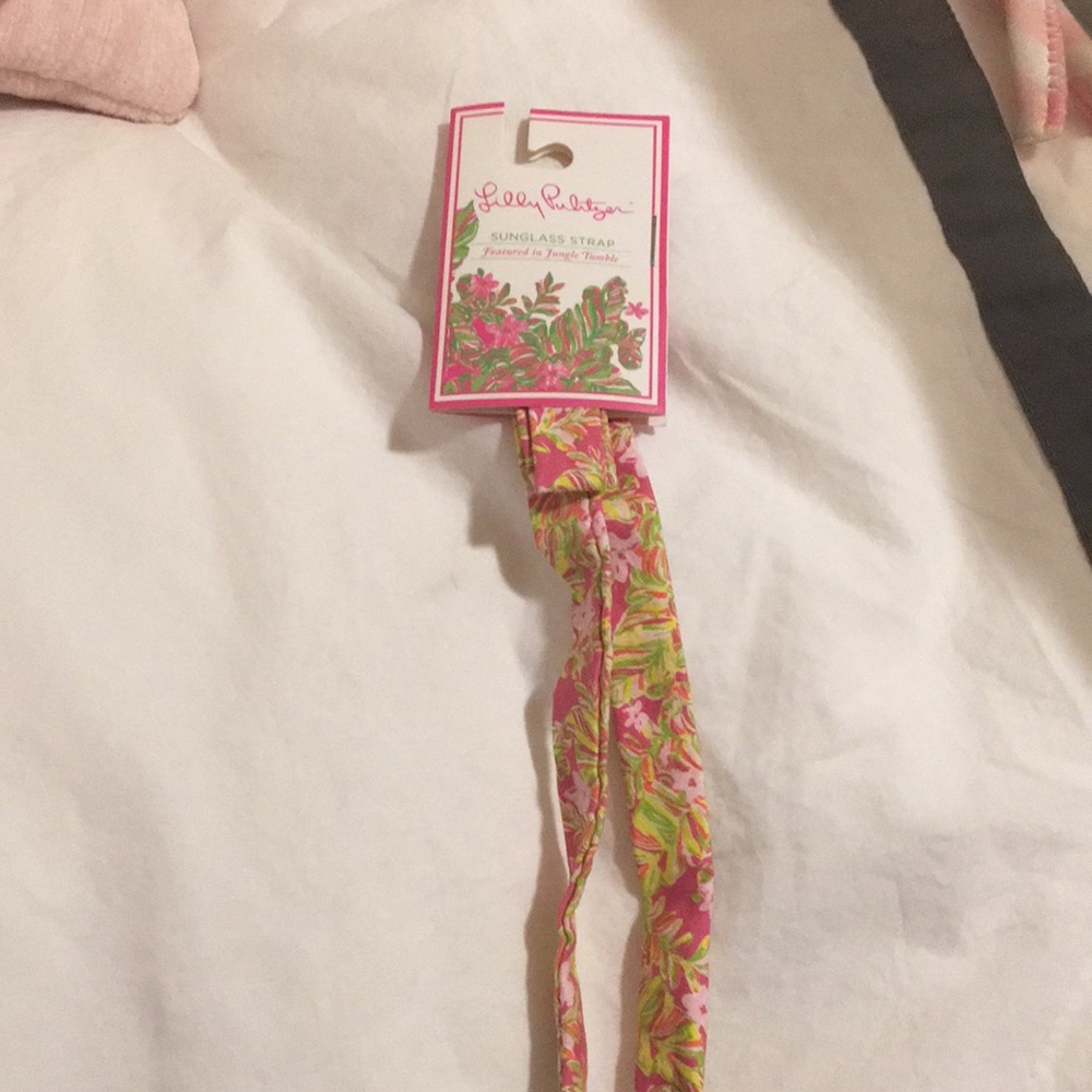 Lilly Pulitzer sunglass strap in jungle tumble